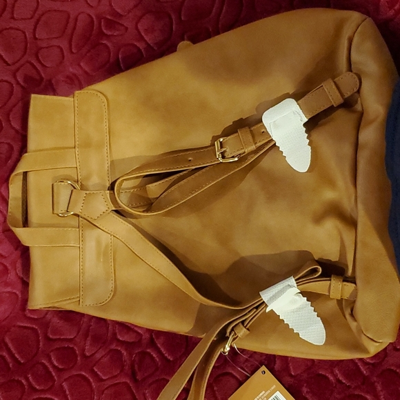 NWT backpack - Picture 3 of 4